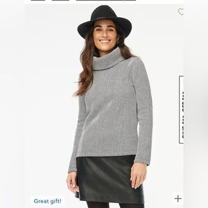 Long sleeve funnel neck pullover